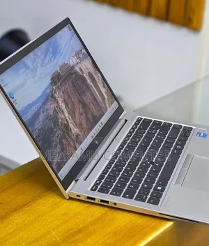New Laptop HP EliteBook 840 G8 16GB Intel Core i5 SSD 512GB