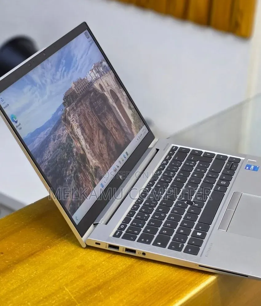 New Laptop HP EliteBook 840 G8 16GB Intel Core i5 SSD 512GB