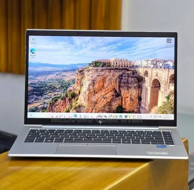 New Laptop HP EliteBook 840 G8 16GB Intel Core i5 SSD 512GB