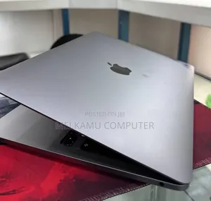 New Laptop Apple MacBook Pro 2020 M1 16GB Apple M1 SSD 512GB
