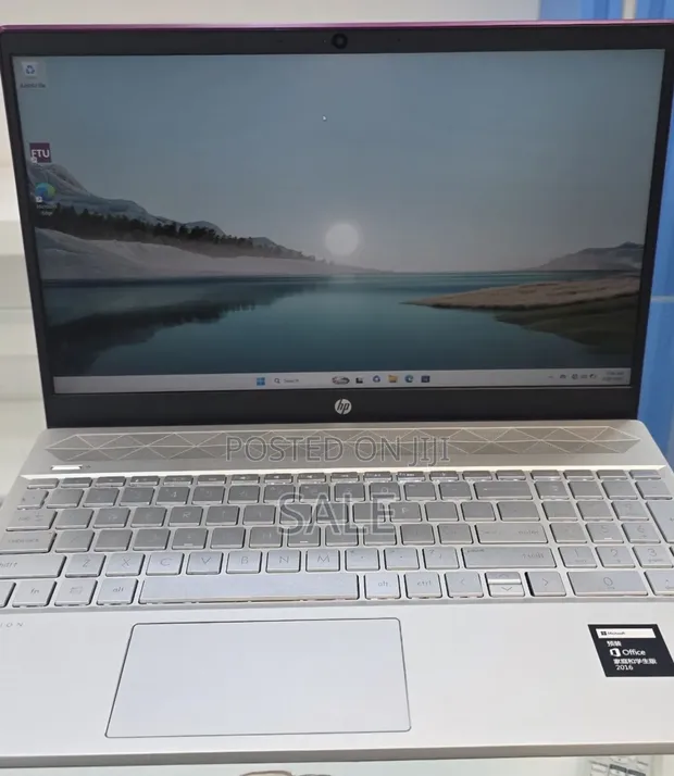 New Laptop HP Pavilion 15 8GB Intel Core i5 SSD 512GB