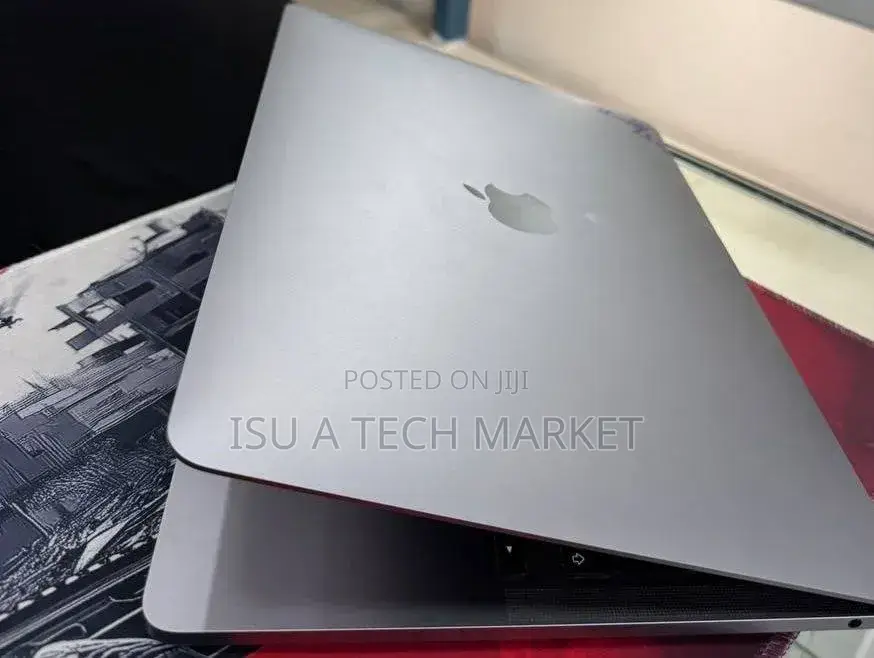New Laptop Apple MacBook Pro 2021 M1 16GB Apple M1 Pro SSD 512GB