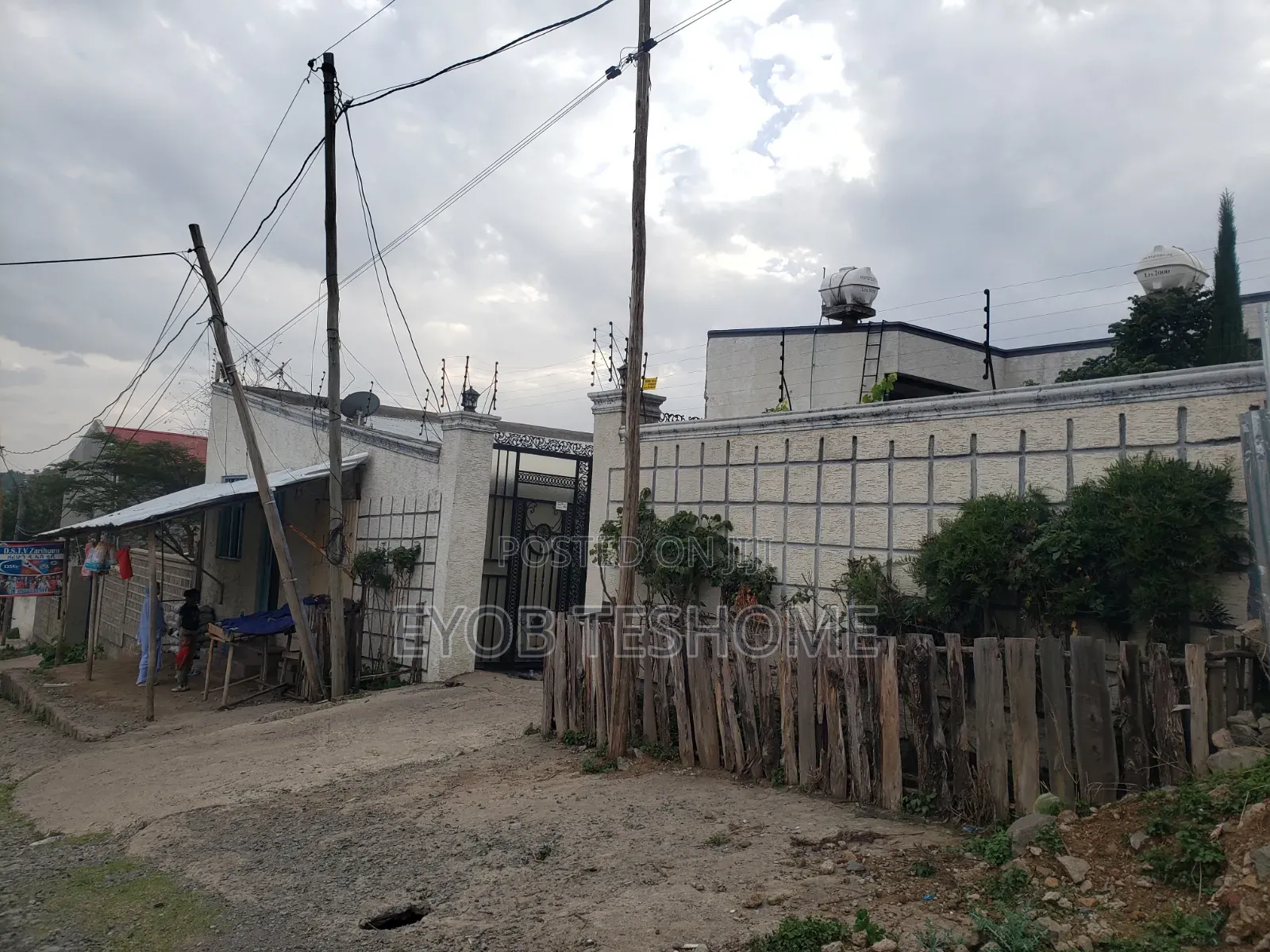 8bdrm House in ሸገር ሲቲ, Oromia-Finfinne for sale