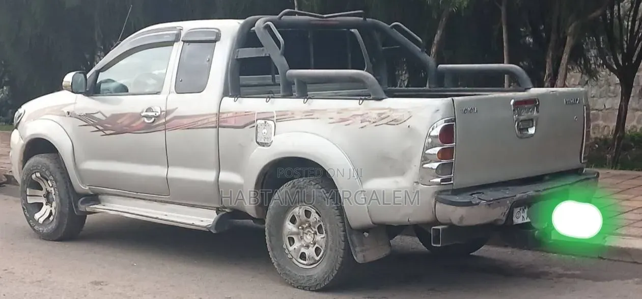 Toyota Hilux 2009 Gold