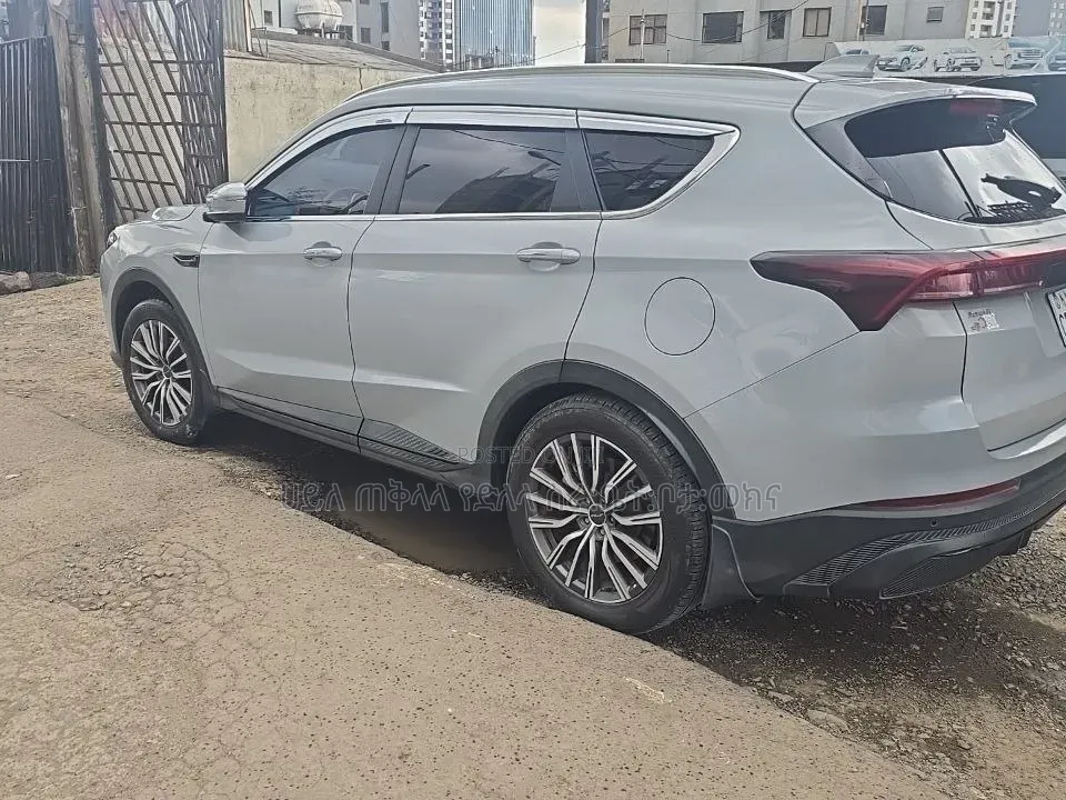 Jetour X70 Plus 2024 Silver