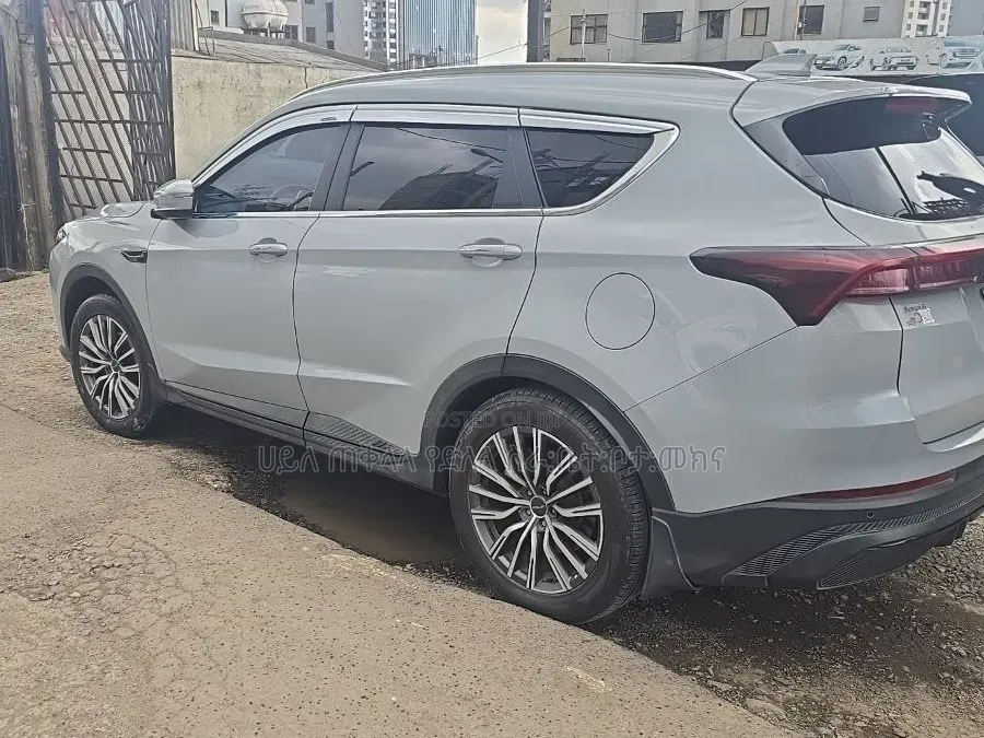 Jetour X70 Plus 2024 Silver