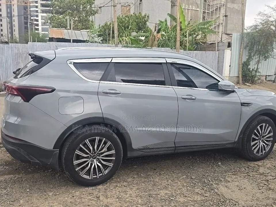 Jetour X70 Plus 2024 Silver