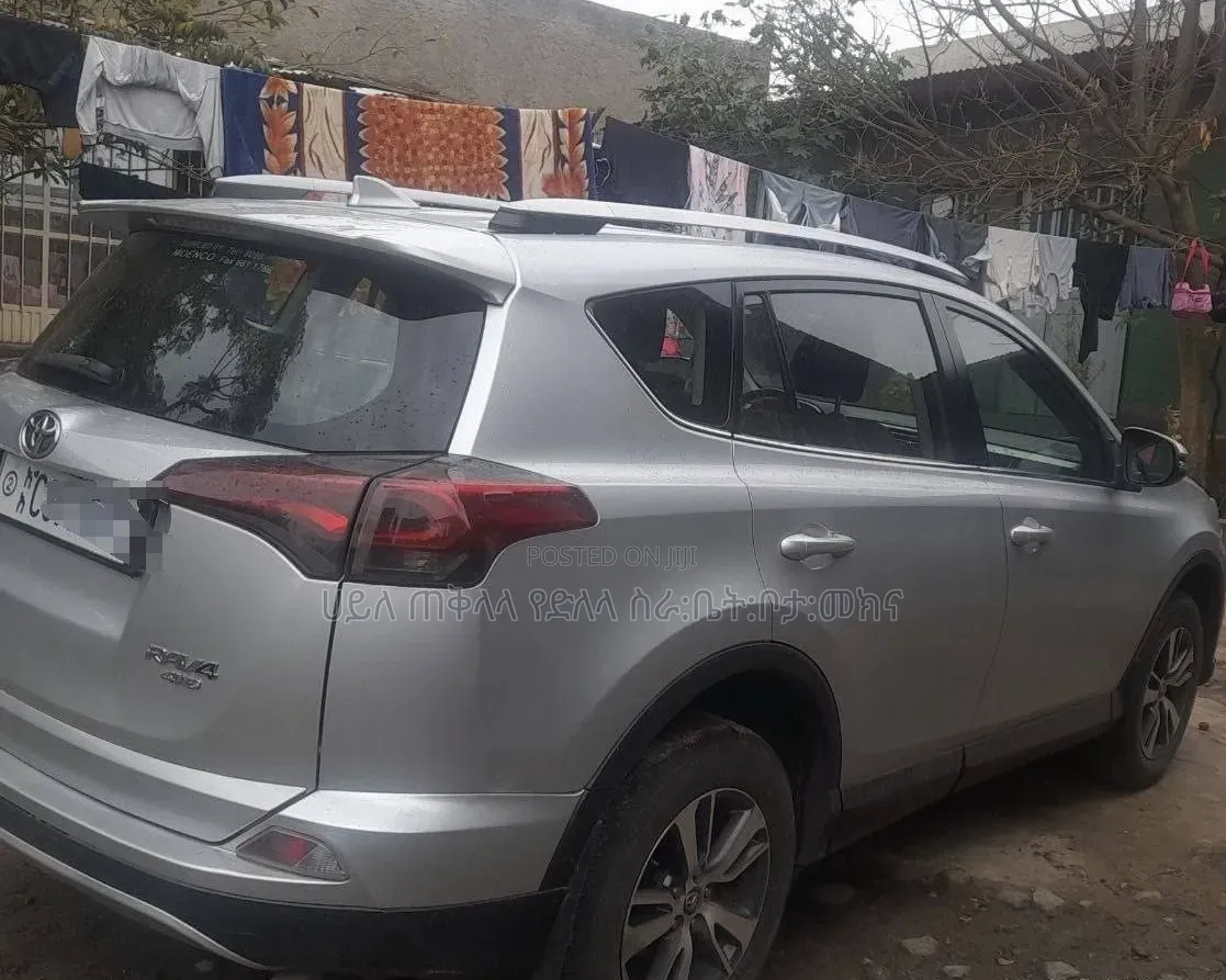 Toyota RAV4 2016 Silver
