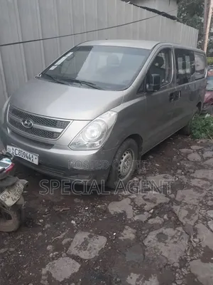 Hyundai H200 2011 Silver