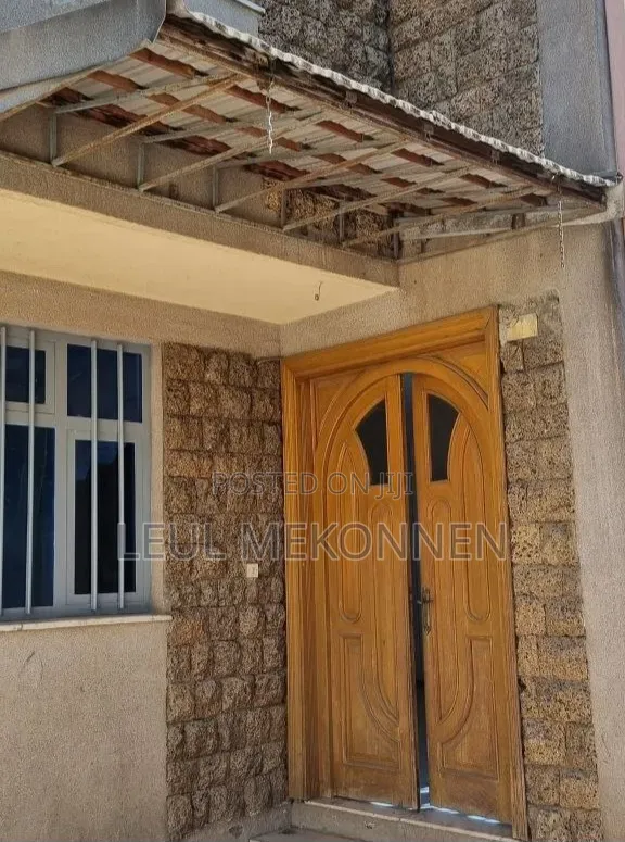 Furnished 6bdrm Townhouse/Terrace in Lebu, Nifas Silk-Lafto for sale