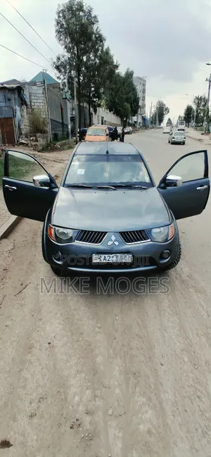 Mitsubishi L200 2007 Gray
