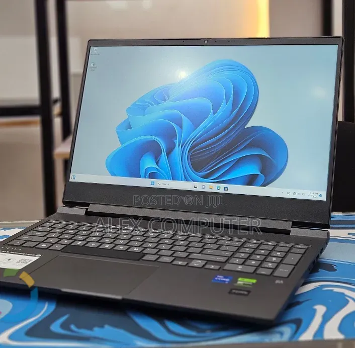 New Laptop HP Victus 16 16GB Intel Core i7 SSD 1T