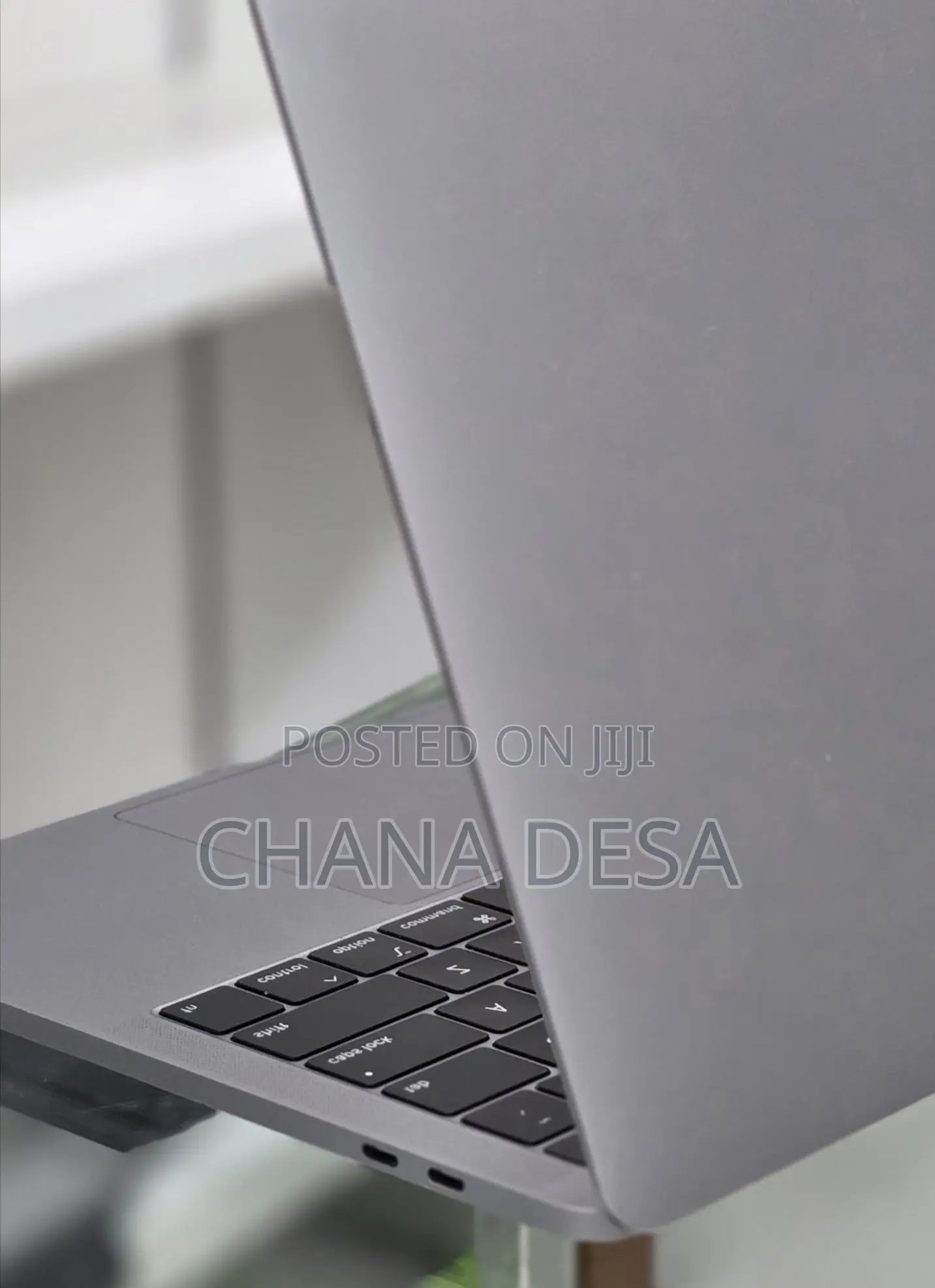 New Laptop Apple MacBook Pro 2019 16GB Intel Core i7 SSD 256GB