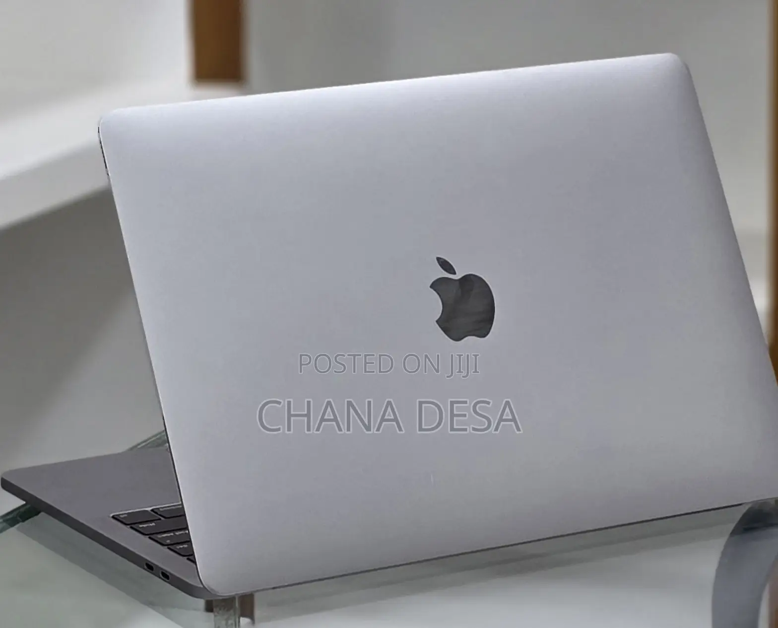 New Laptop Apple MacBook Pro 2019 16GB Intel Core i7 SSD 256GB