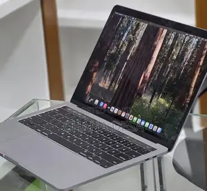 New Laptop Apple MacBook Pro 2019 16GB Intel Core i7 SSD 256GB