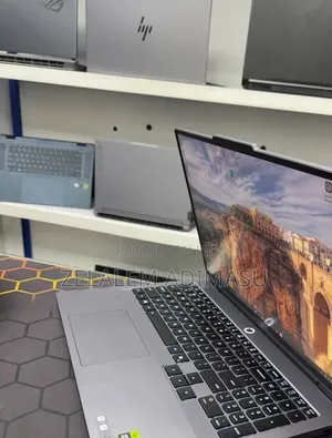 New Laptop Lenovo Legion 5 32GB Intel Core Ultra 9 SSD 1T