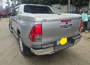Toyota Hilux 2020 Silver