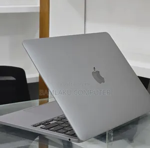 New Laptop Apple MacBook Pro 2020 M1 8GB Apple M1 Pro SSD 512GB