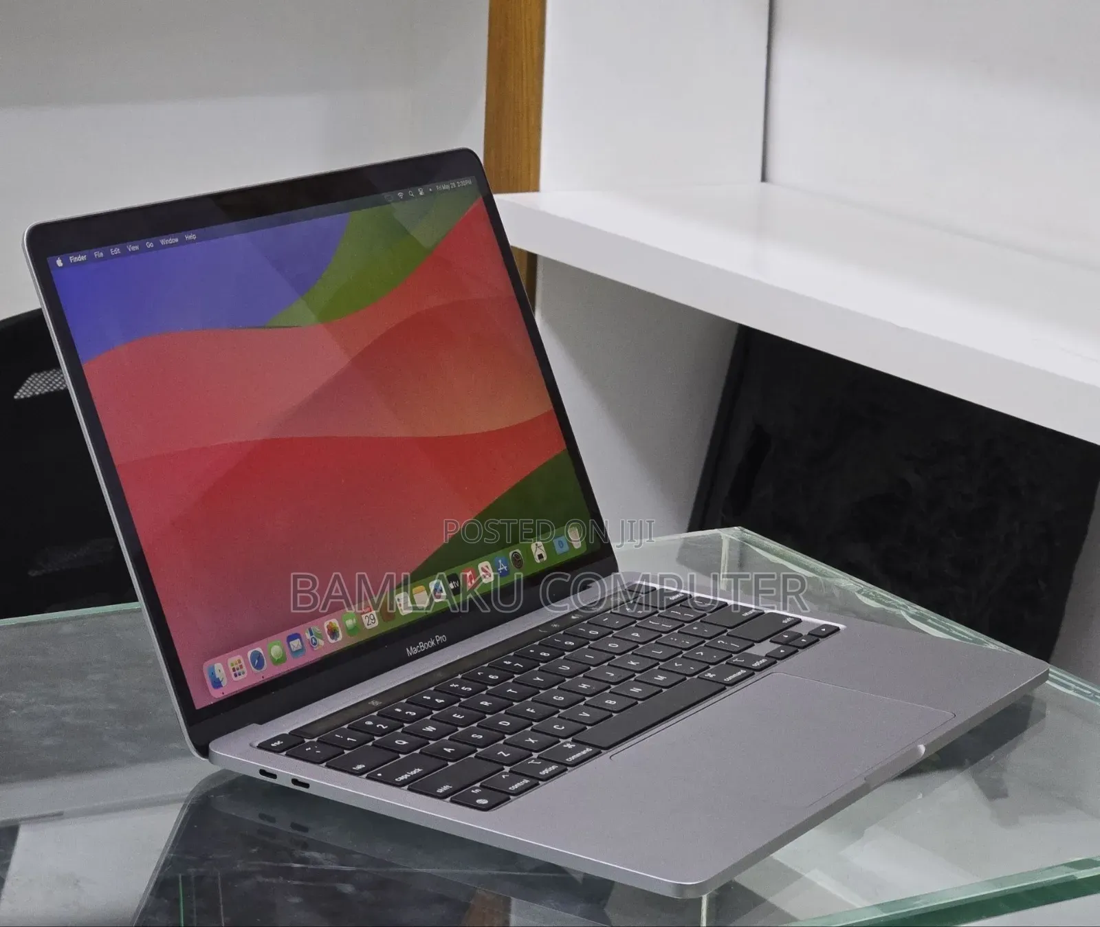 New Laptop Apple MacBook Pro 2020 M1 8GB Apple M1 Pro SSD 512GB