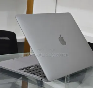 New Laptop Apple MacBook Pro 2020 M1 8GB Apple M1 Pro SSD 512GB