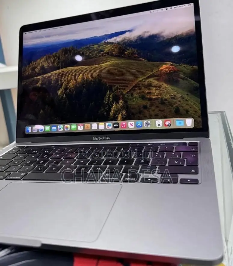 New Laptop Apple MacBook Pro 2020 M1 16GB Apple M1 Pro SSD 512GB