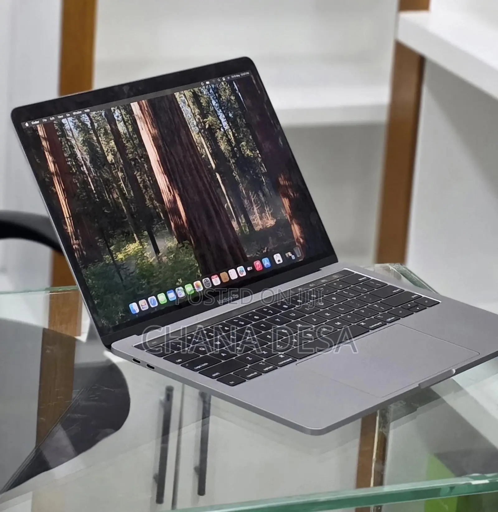 New Laptop Apple MacBook Pro 2019 16GB Intel Core i7 SSD 256GB