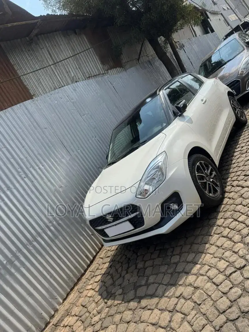 Suzuki Swift 2021 White