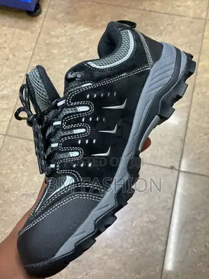 Saferty First Men Safety Shoes With Steel Toes For Industry