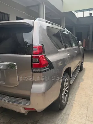 Toyota Land Cruiser Prado 2022 Gold