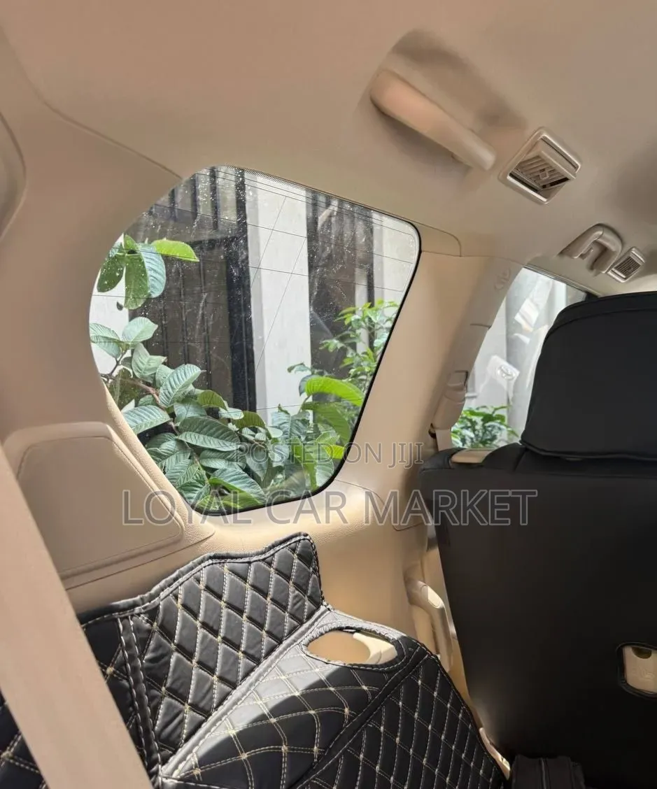 Toyota Land Cruiser Prado 2022 Gold