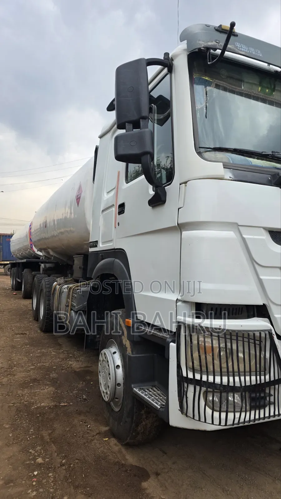 Sino Fuel Tanker With Trailor