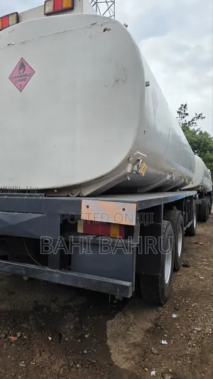 Sino Fuel Tanker With Trailor