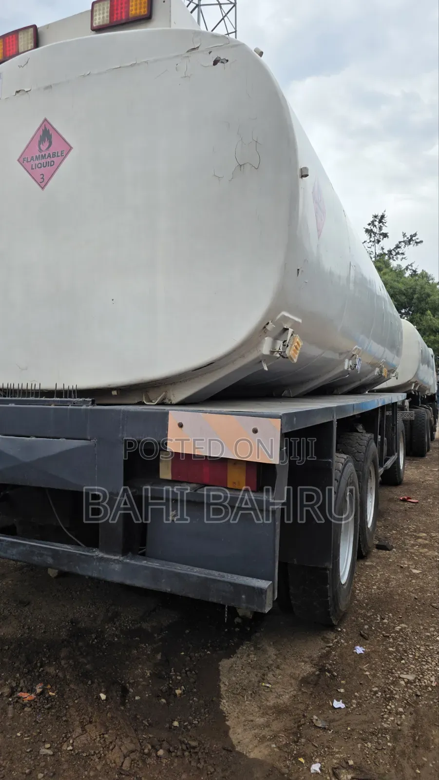 Sino Fuel Tanker With Trailor