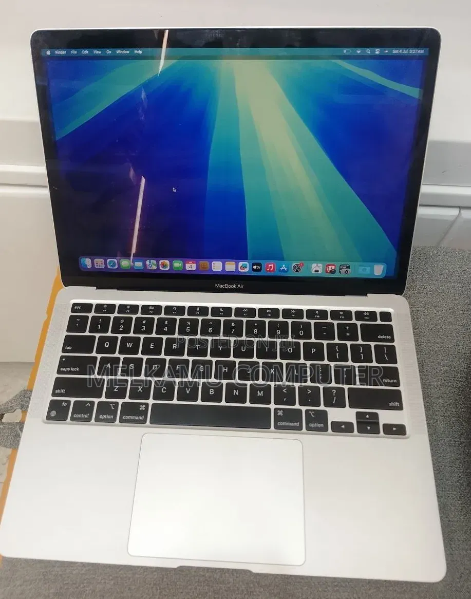 New Laptop Apple MacBook Air 2020 M1 8GB Apple M1 SSD 256GB