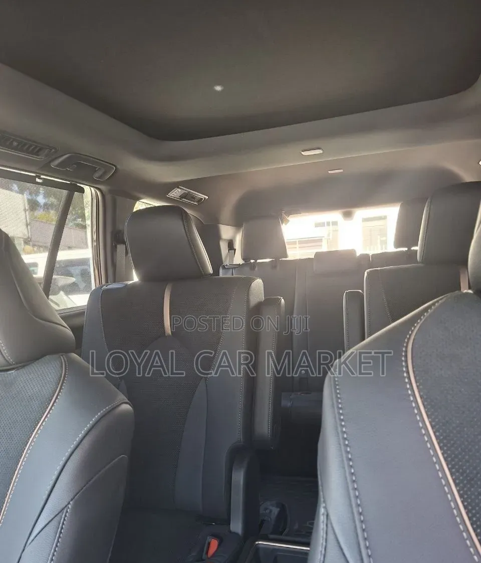 Toyota Grand Highlander Hybrid 2025 Black