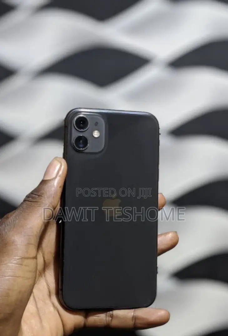 New Apple iPhone 11 64 GB Black