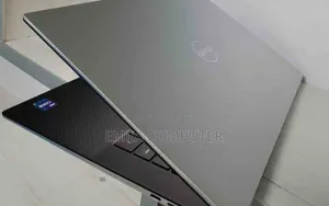 New Laptop Dell 16GB Intel Core i7 SSD 512GB