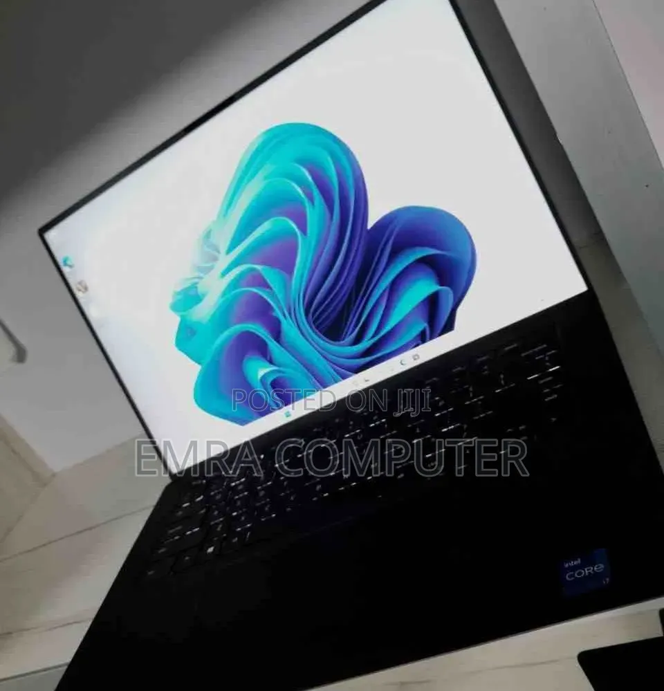 New Laptop Dell 16GB Intel Core i7 SSD 512GB