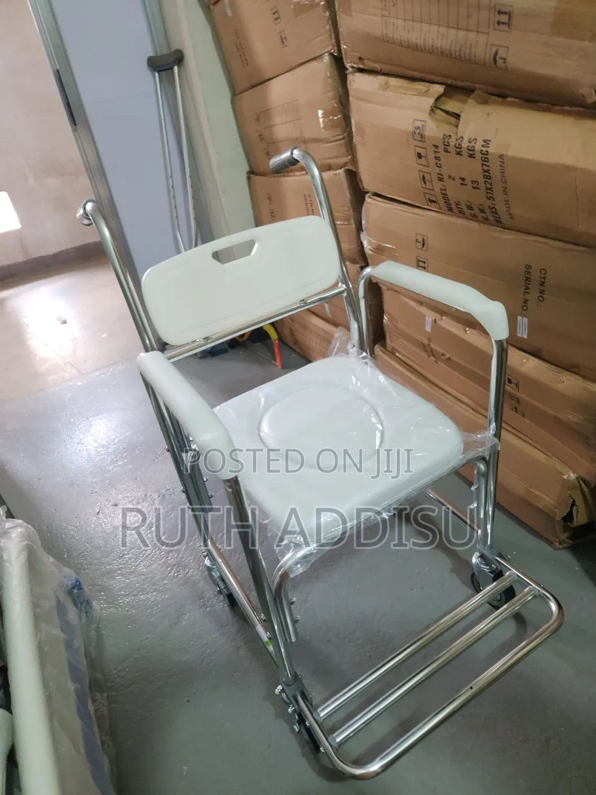 Iron Bathroom Chair With Leather and Backbath Chair Commode Wheelchair