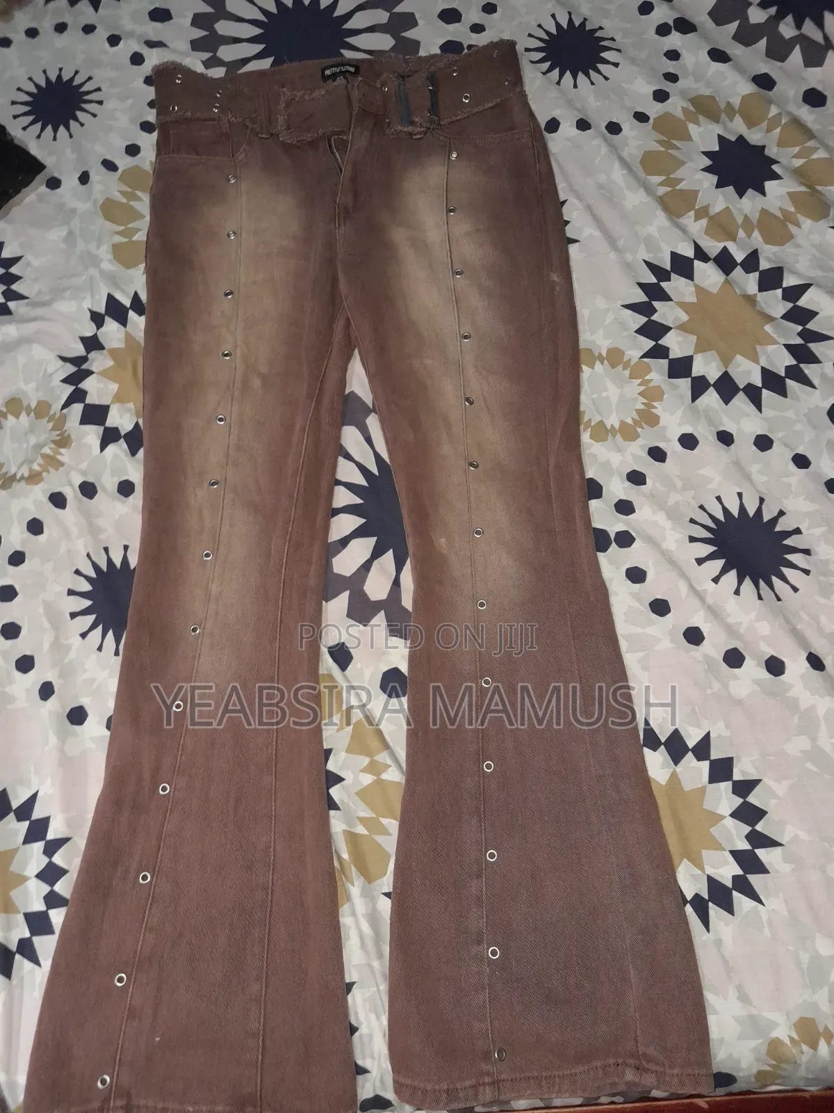 Low-Rise Brown Flare Jeans With Belt 
