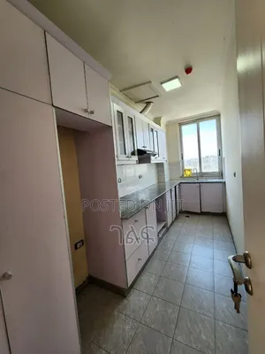 2bdrm Apartment in መገናኛ:ሾላ ገበያ, Bole for sale
