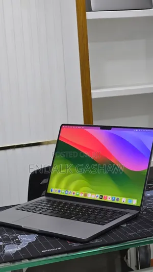 New Laptop Apple MacBook Pro 2023 M3 8GB Apple M3 SSD 512GB