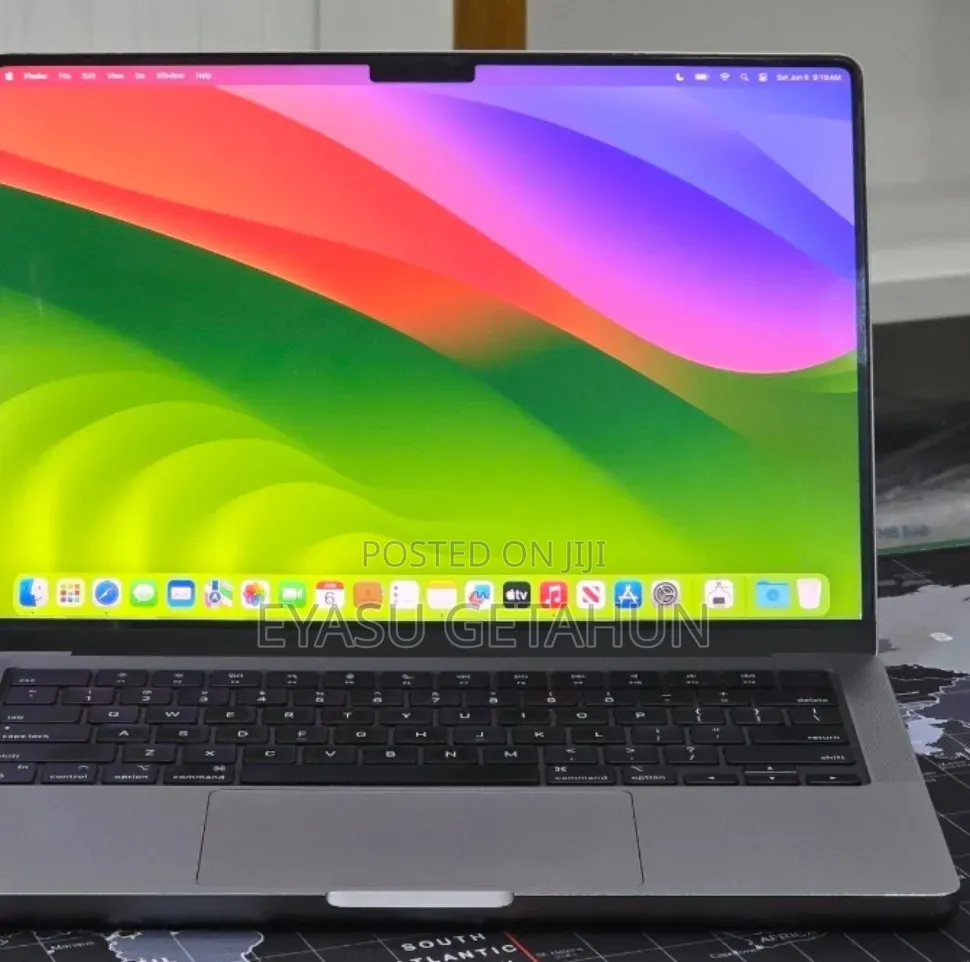 New Laptop Apple MacBook Pro 2023 M3 8GB Apple M3 Pro SSD 512GB