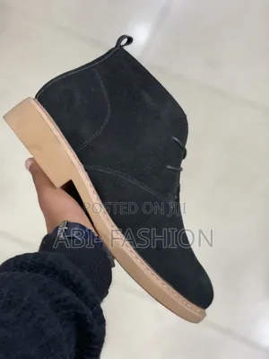 Via Farinella Chukka Boots Black