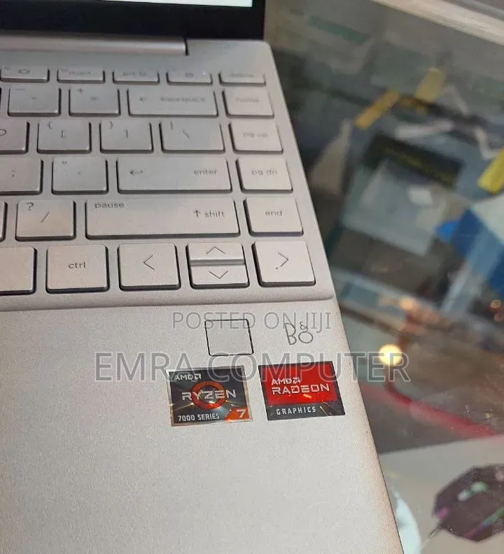 New Laptop HP 16GB AMD Ryzen 7 SSD 512GB