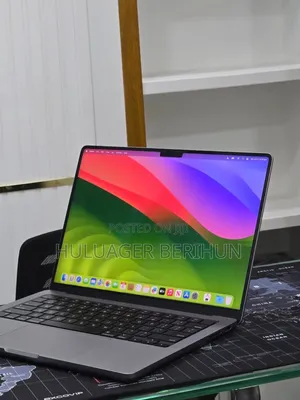 New Laptop Apple MacBook Pro 2023 M3 8GB Apple M3 Pro SSD 512GB