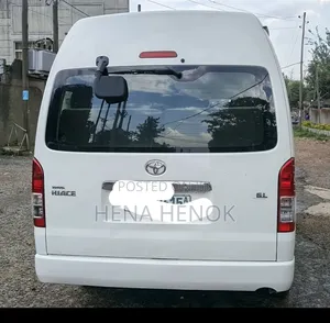 Toyota HiAce 2018 White