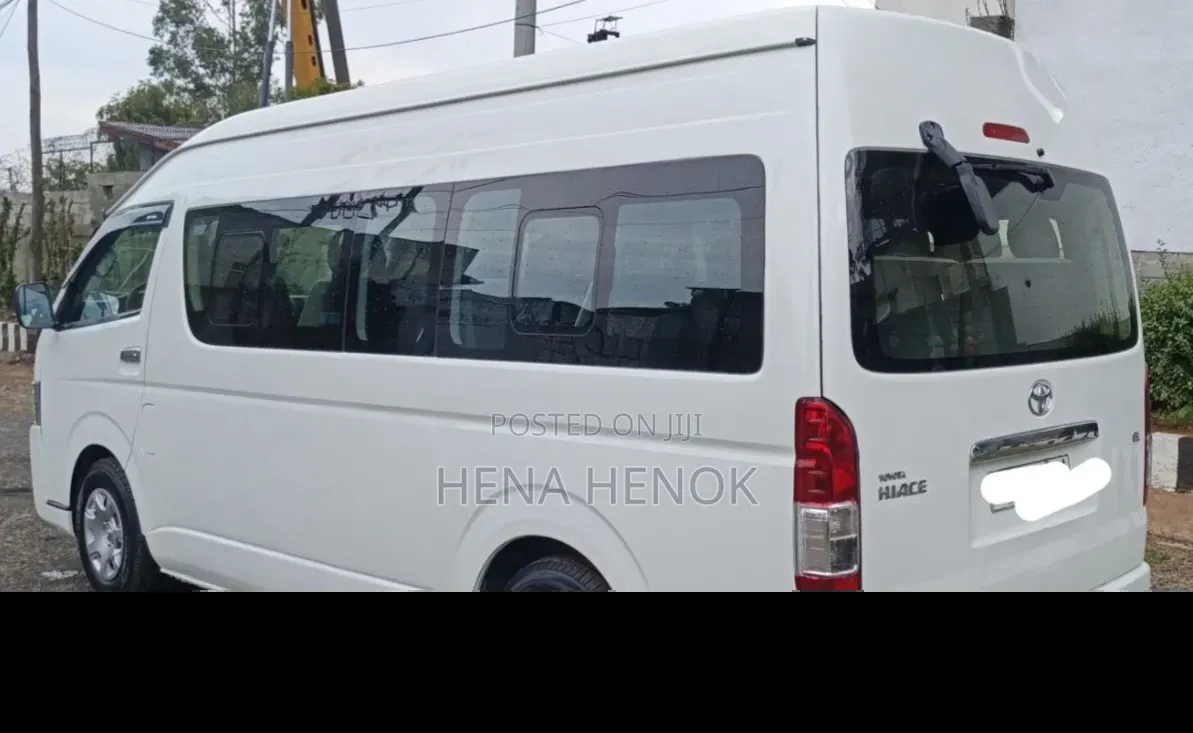 Toyota HiAce 2018 White