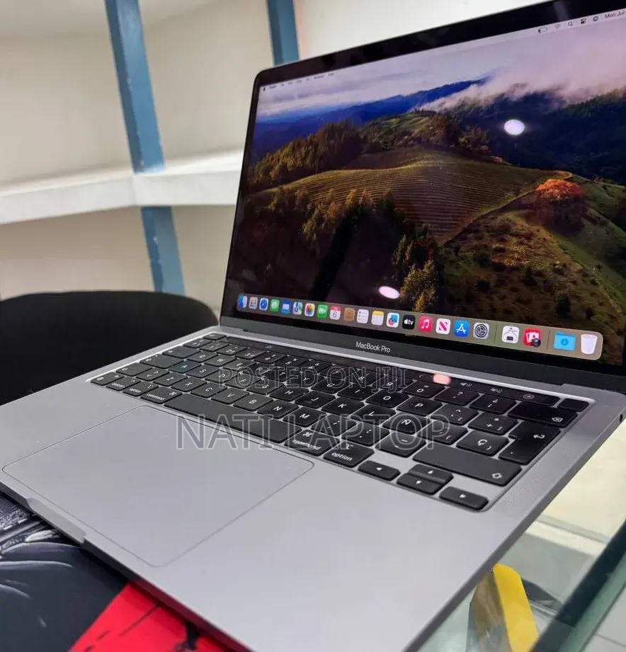 New Laptop Apple MacBook Pro 2020 M1 16GB Apple M1 Pro SSD 512GB