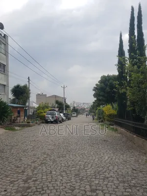 Furnished 4bdrm Villa in Bole for sale